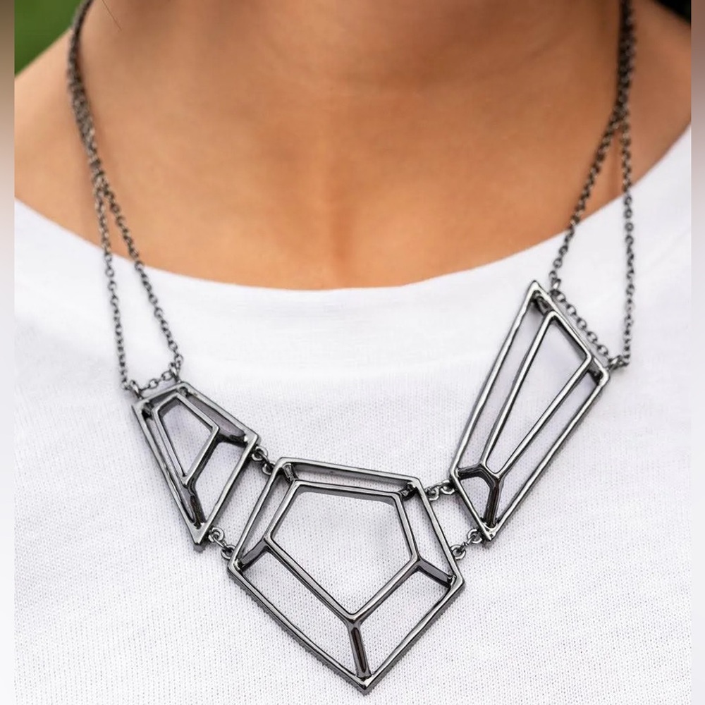 Paparazzi 3-D Drama Black Necklace with Earrings - NWT